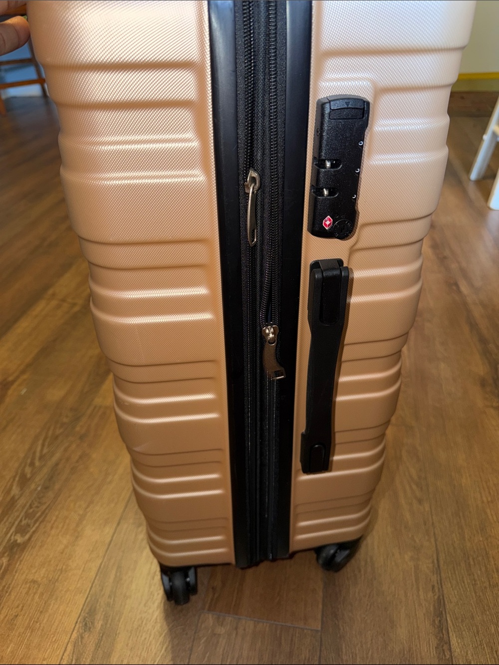 Merax Luggage 24” Carry On Luggage Airline Approved - Picture 2 of 6